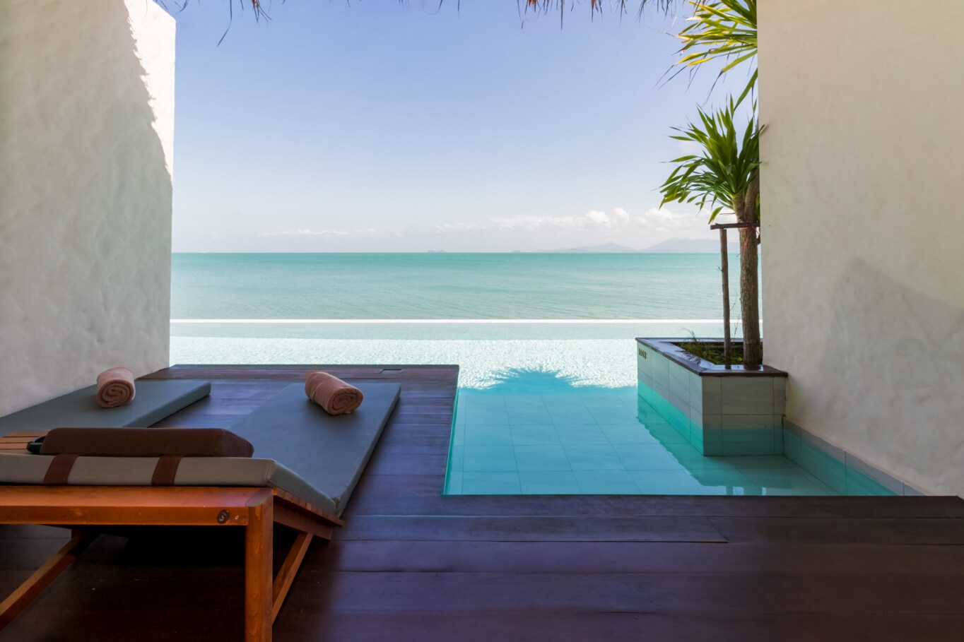 The Flow Samui Beach Resort - Tap to explore photos