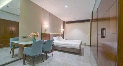 Hotel Devgiri Inn Room Type - President Suite Room
