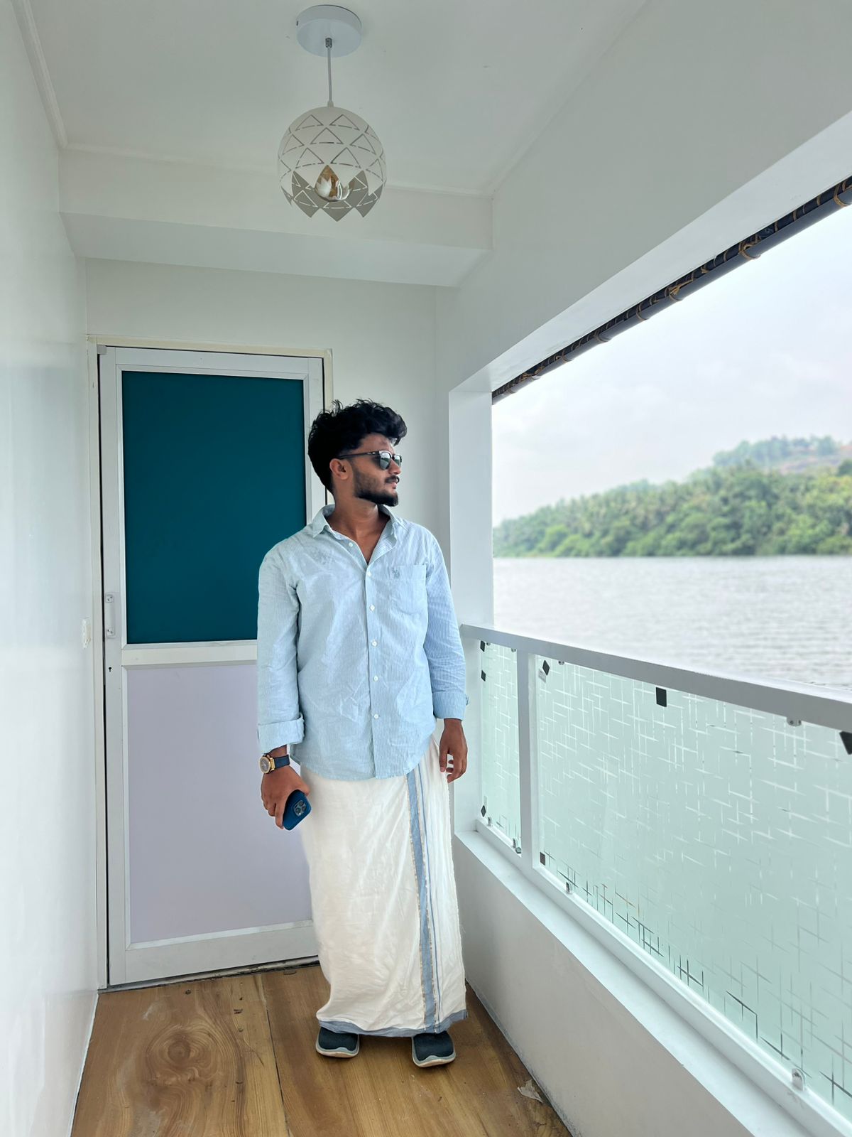 HAPPY DAYS - Tap to explore photos