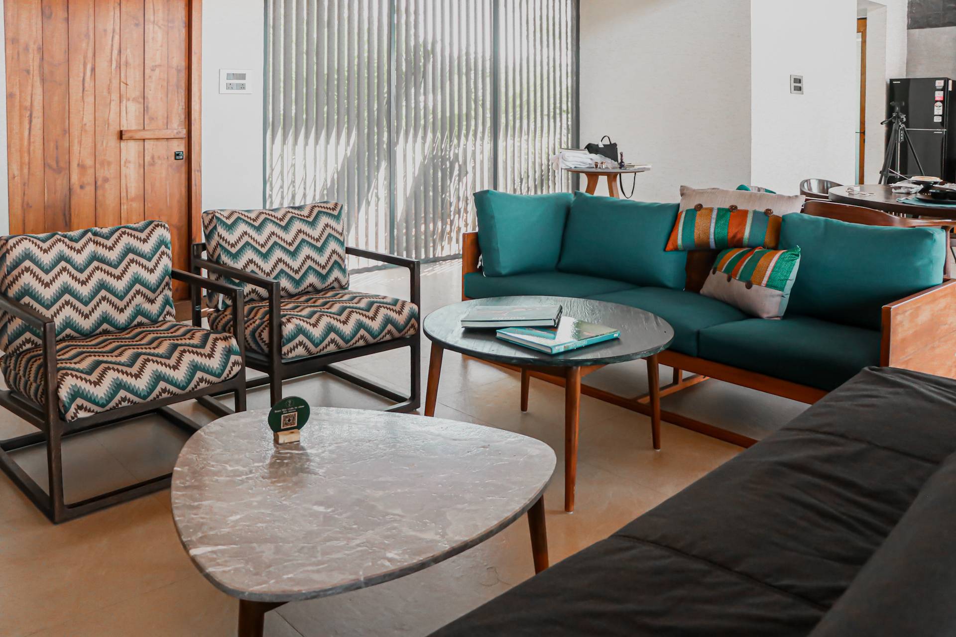 Aaramgharstays - 3BR Lakeshore w/Infinity pool & Jacuzzi - Tap to explore photos