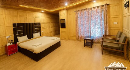 Hotel Poshwan Room Type - Deluxe Room