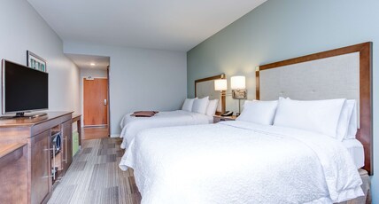 Hampton Inn & Suites by Hilton Macon I-475 Room Type - 2 QNS MICROWV FRIDGE NS