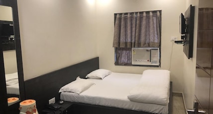 Hotel Bani Hashim (110 Meters from Dargah) Room Type - Deluxe Ac Double Bed Room Hotel Bani Hashim (110 Meters from Dargah) Room Type - Deluxe Ac Double Bed Room