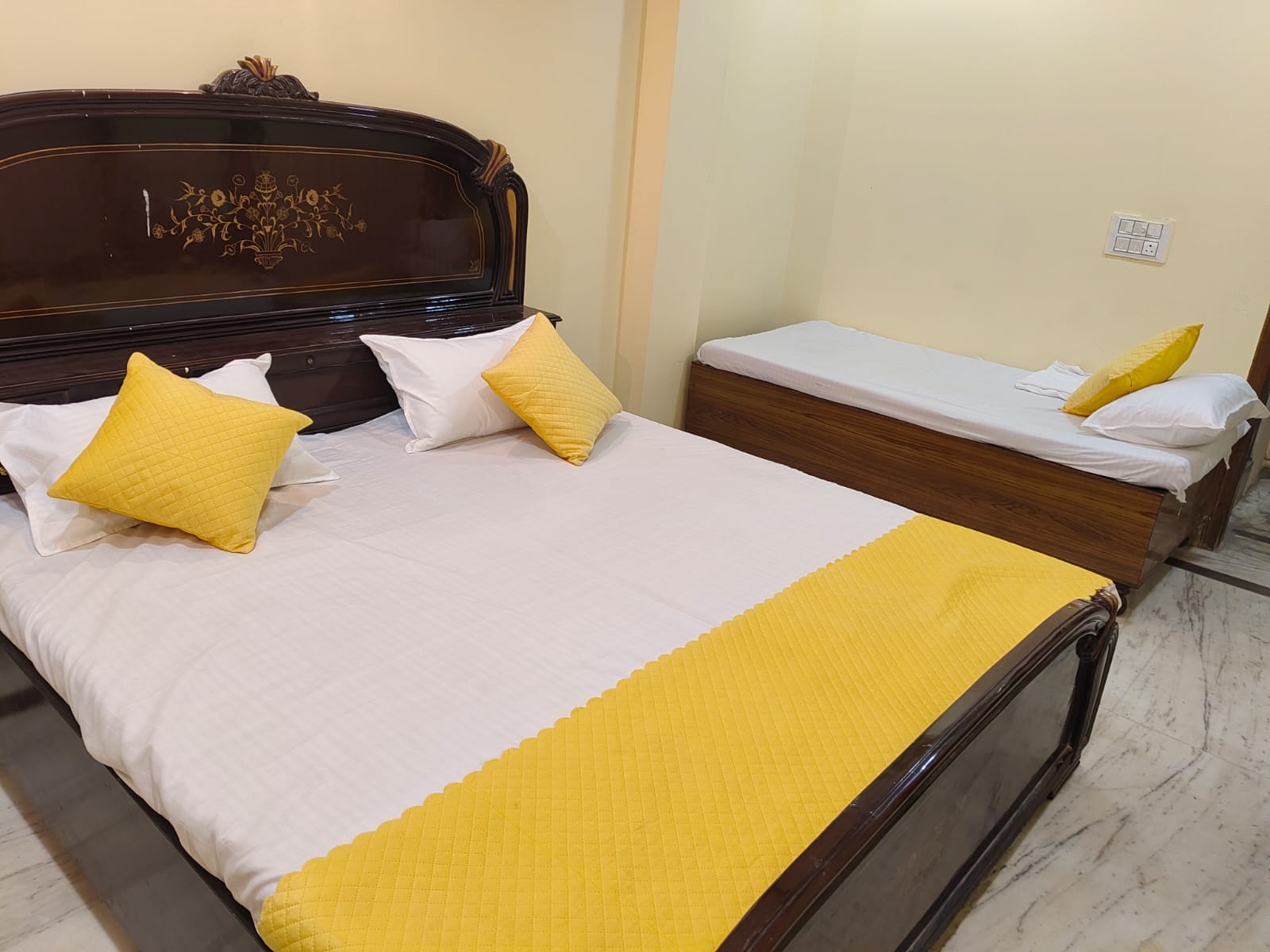 Wow stay - Paharganj New Delhi - Tap to explore photos