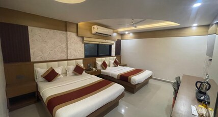 Hotel Royal Bengal Room Type - Superior AC Four Bed Room