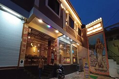 HOTEL MAHESHWAR DARSHAN