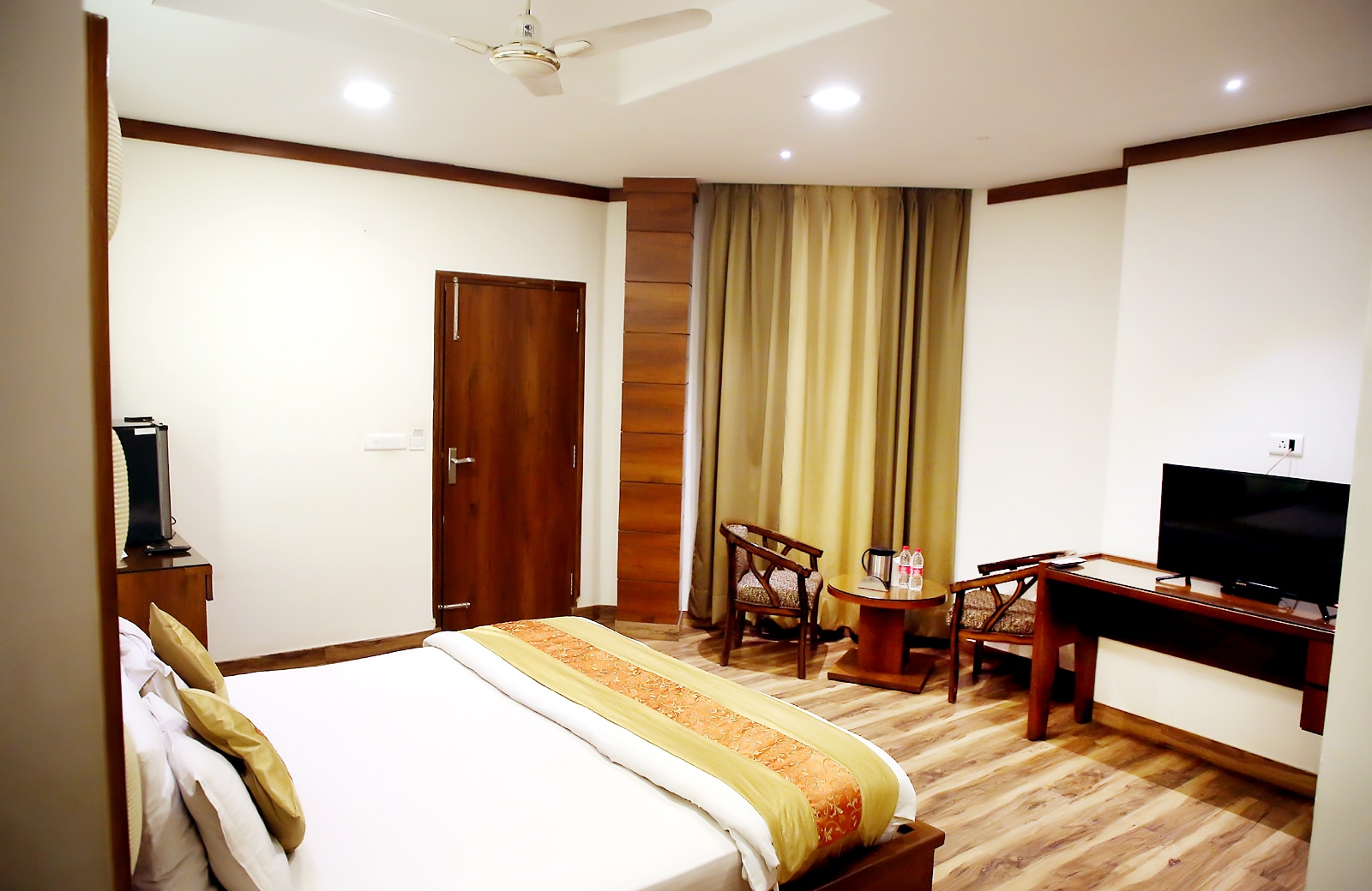 Hotel Asheesh - Tap to explore photos