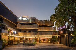 Hotel J4 Kuta Legian