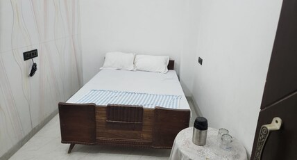 Samridhi Homestay | Tulsi Ghat Room Type - Budget Cooler Room with Attached Washroom