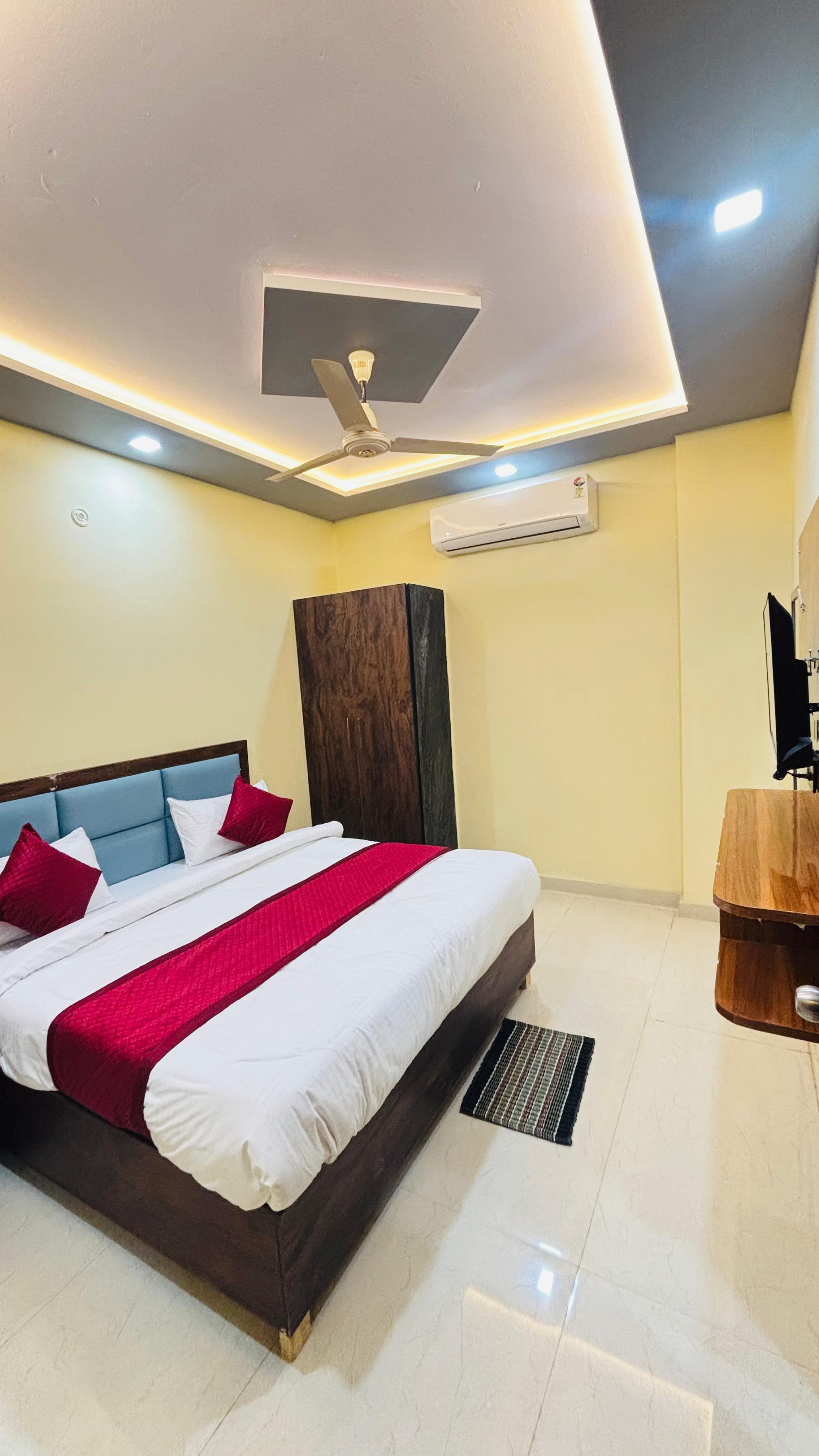 AL Taj Hotel Agra - Tap to explore photos