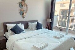Bright & Cozy Service Apartment By One Stop Hospitality