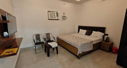 Ayodhya Comfortable Stay Near Ram Mandir Room Type - Premium Deluxe Room 