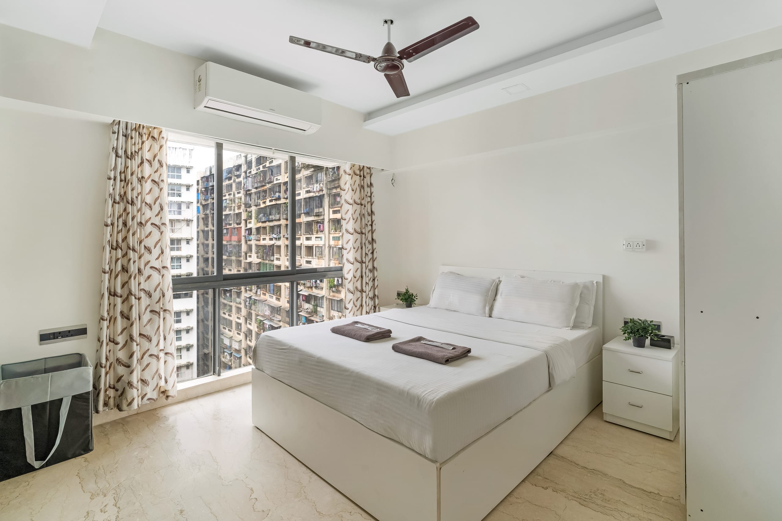Bari Work Friendly Studio in BKC w Lift Parking - Tap to explore photos
