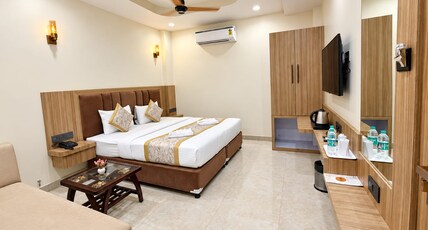 HOTEL OM VILLA Room Type - Premium Room