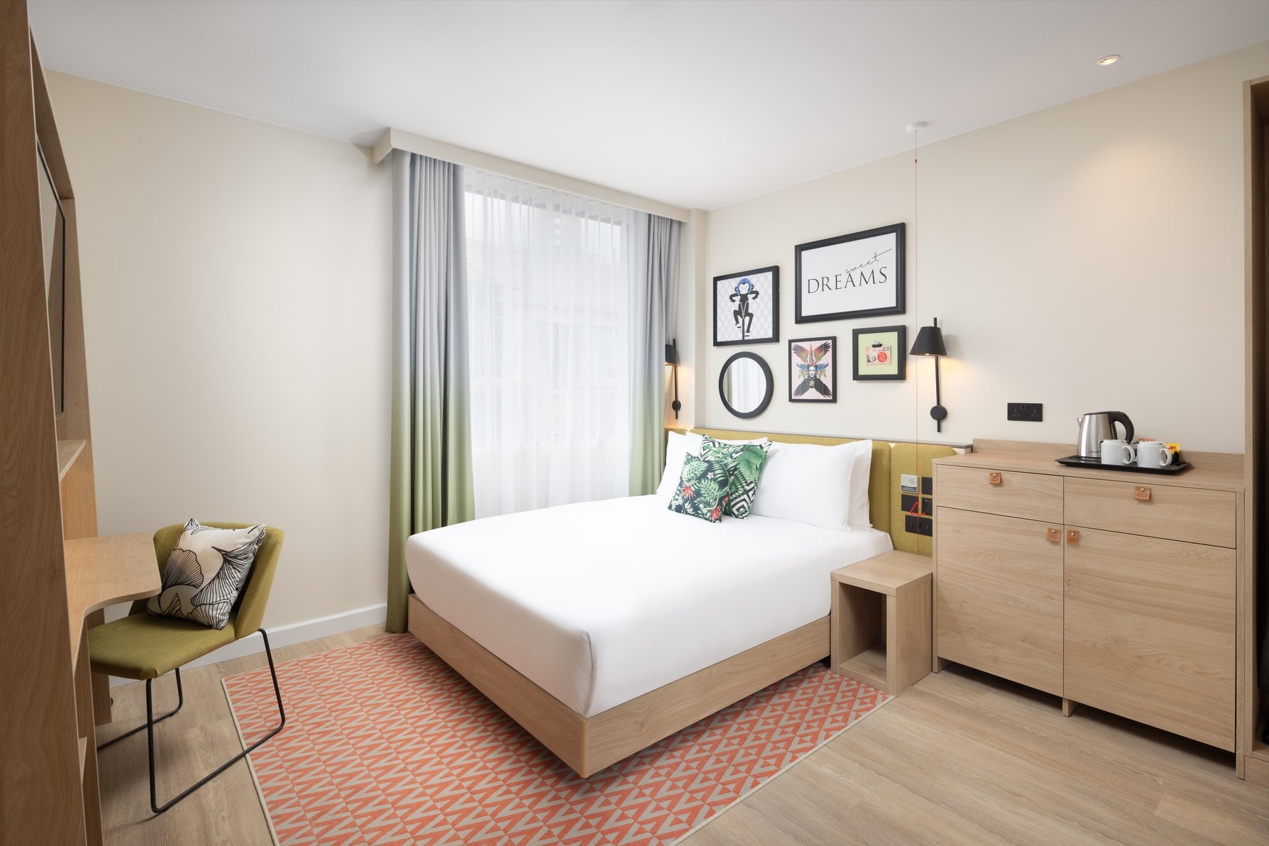 Hampton by Hilton London Old Street - Tap to explore photos