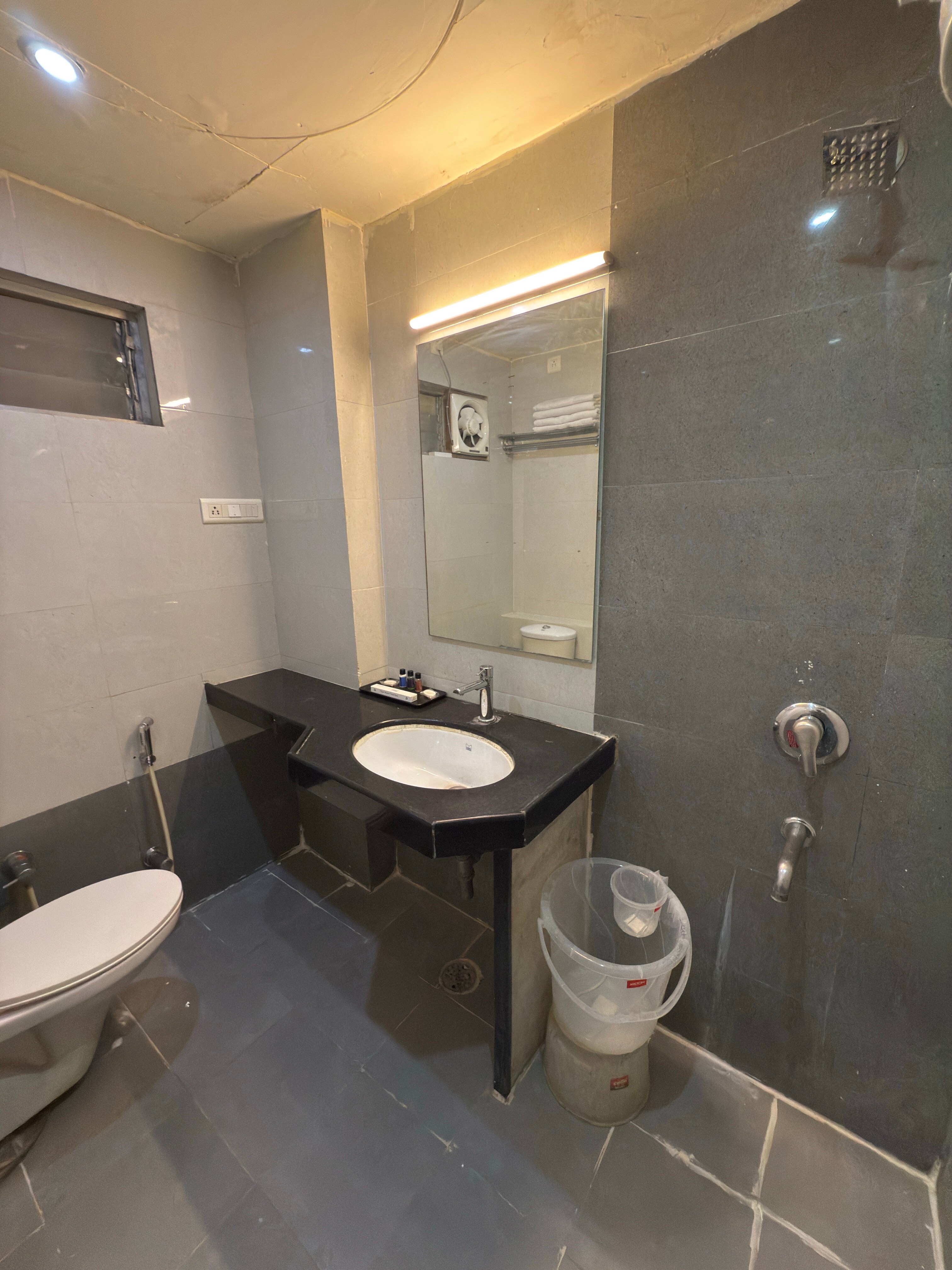 HOTEL GRANDE SITA - 900 Mtr. away from Railway Station & Bus Stand - Tap to explore photos