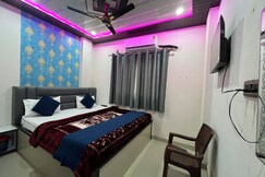 Neelkanth PG Stay | Walkable to Kashi Vishwanath Temple