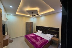 Raj Laxmi Palace | Premium Stay