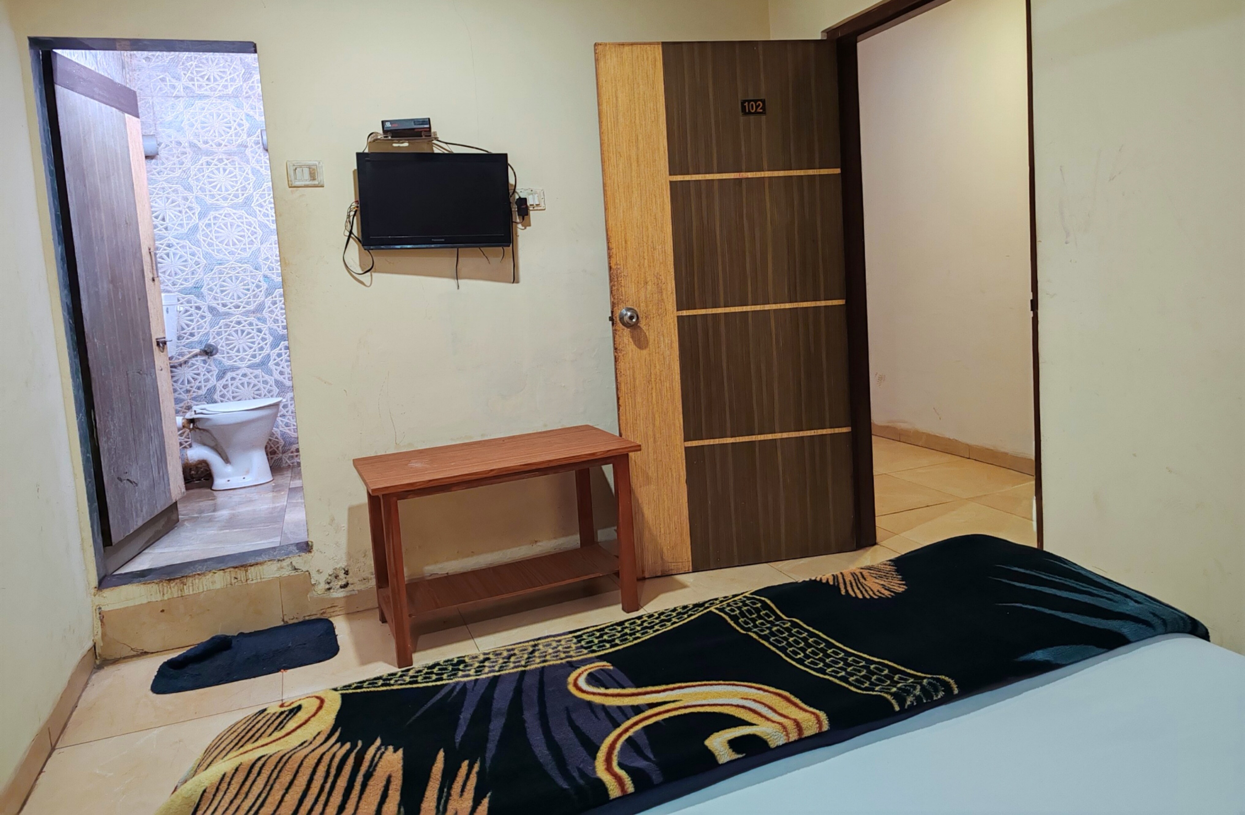 Hotel Kolkar - Tap to explore photos