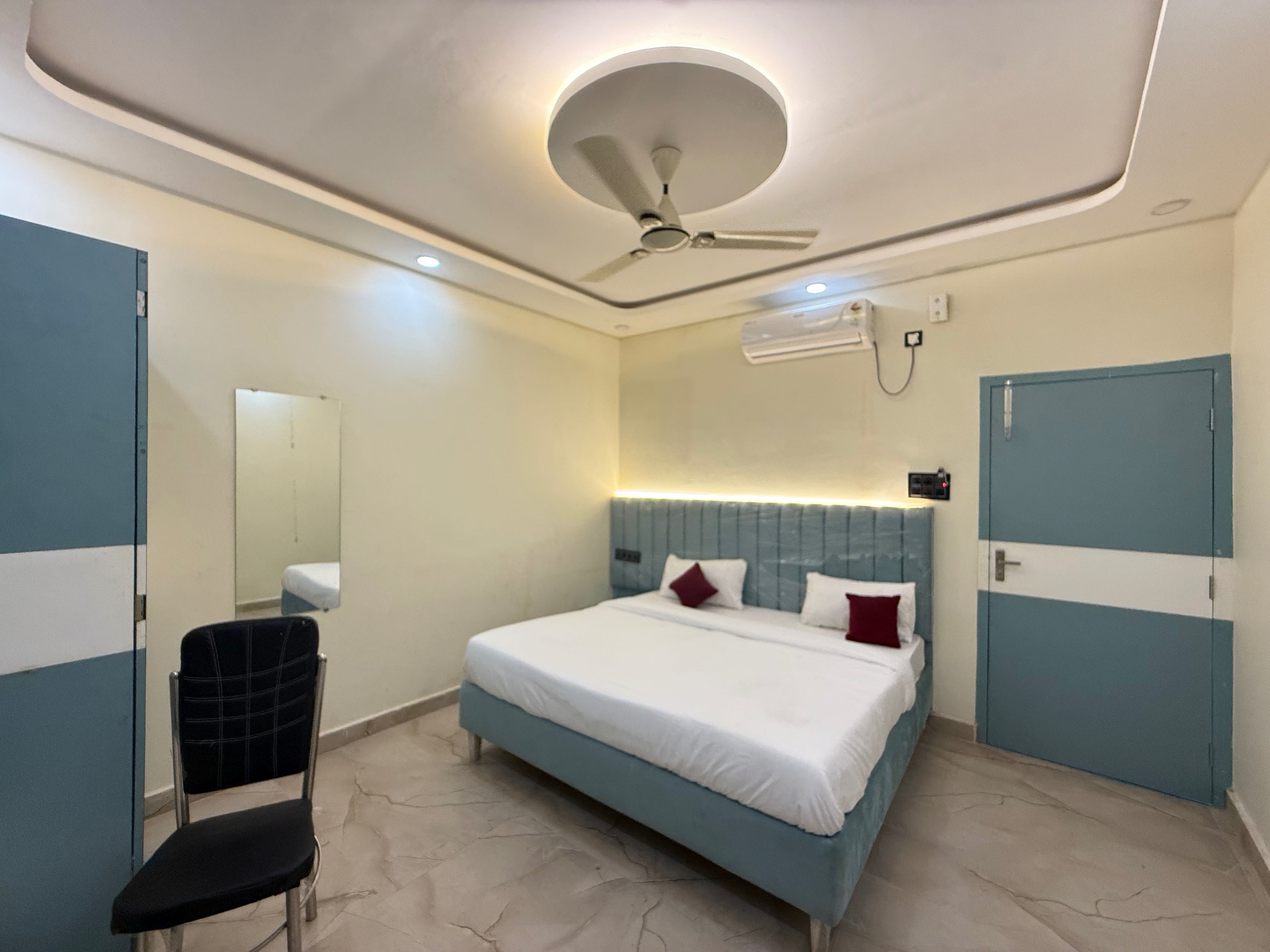 Hotel O Kuber Palace - Tap to explore photos