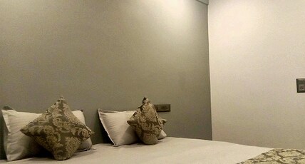 Le Grace Inn S.S Colony Room Type - Standard Non AC