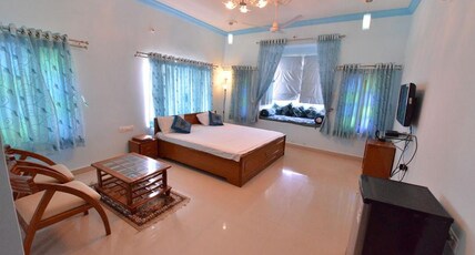 Devendra Garh Palace ( Luxury Paying Guest House) Room Type - Maharaja Room  with Lake Facing