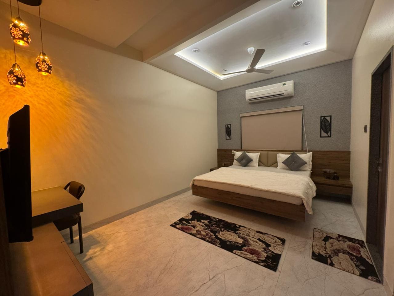 SUNDARAI LODGING - Tap to explore photos
