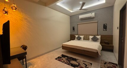 SUNDARAI LODGING Room Type - SRUIT ROOM (AC / ROOM )