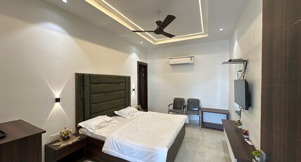 The Bubbles Pool and Rooms Room Type - 102