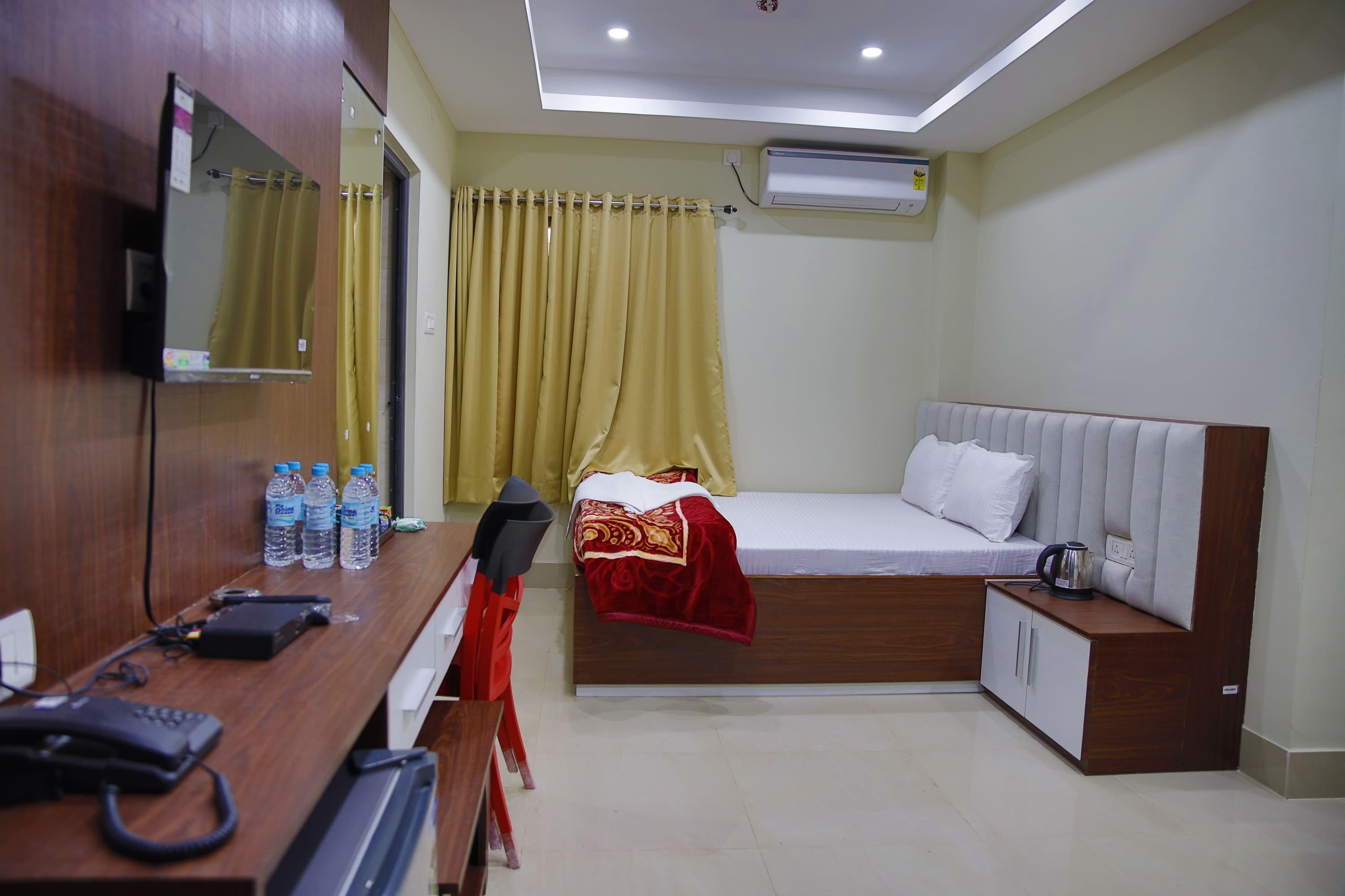 Peace & Bliss Guest House - Tap to explore photos