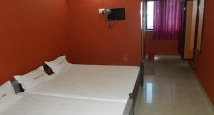 Avanti inn Room Type - Three Bed Non Ac Family Room Avanti inn Room Type - Three Bed Non Ac Family Room