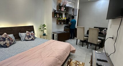 Cozy and luxury downtown studio Room Type - Cozy and luxury downtown studio