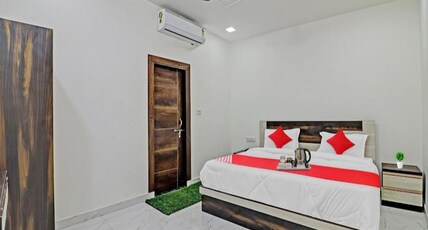 Hotel Chahat Palace Room Type - Deluxe Room Hotel Chahat Palace Room Type - Deluxe Room