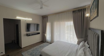 Temple view inn Room Type - Deluxe King Room