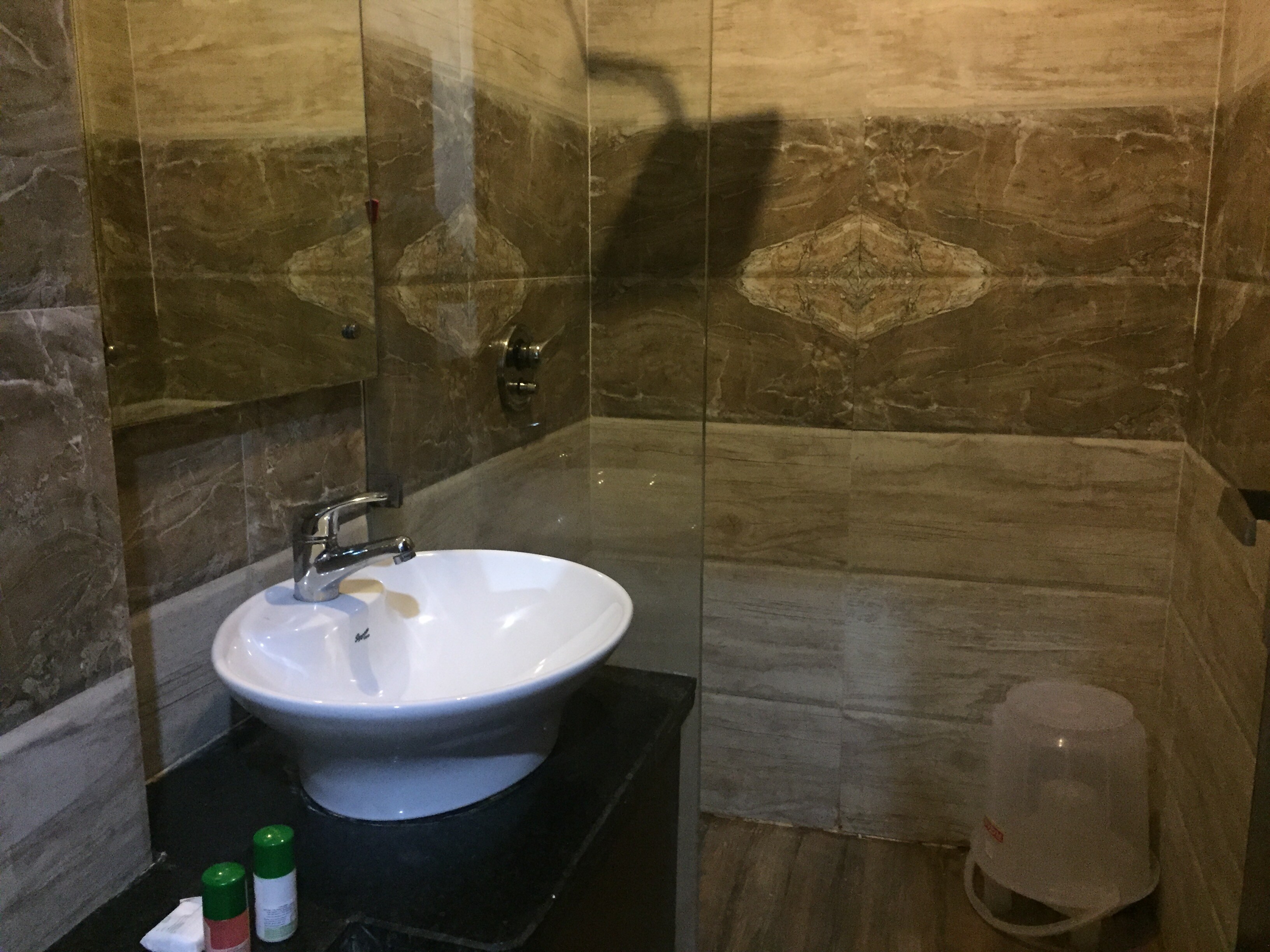Hotel Sunway Inn - Tap to explore photos