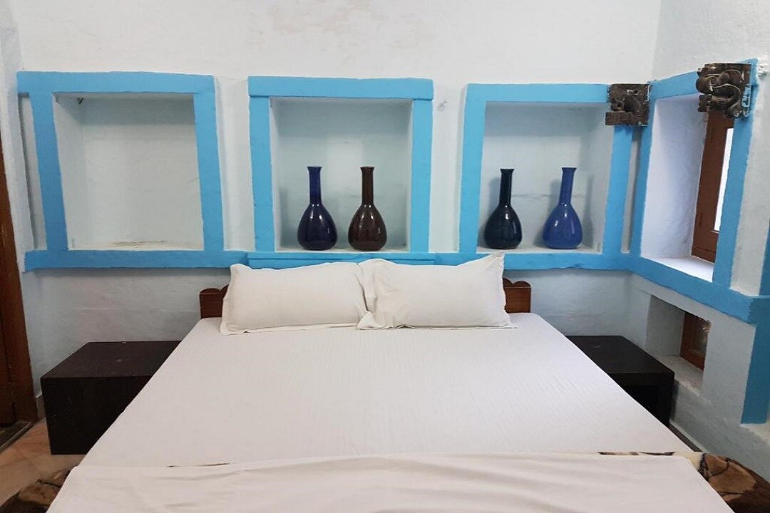Yogis Guest House - Tap to explore photos