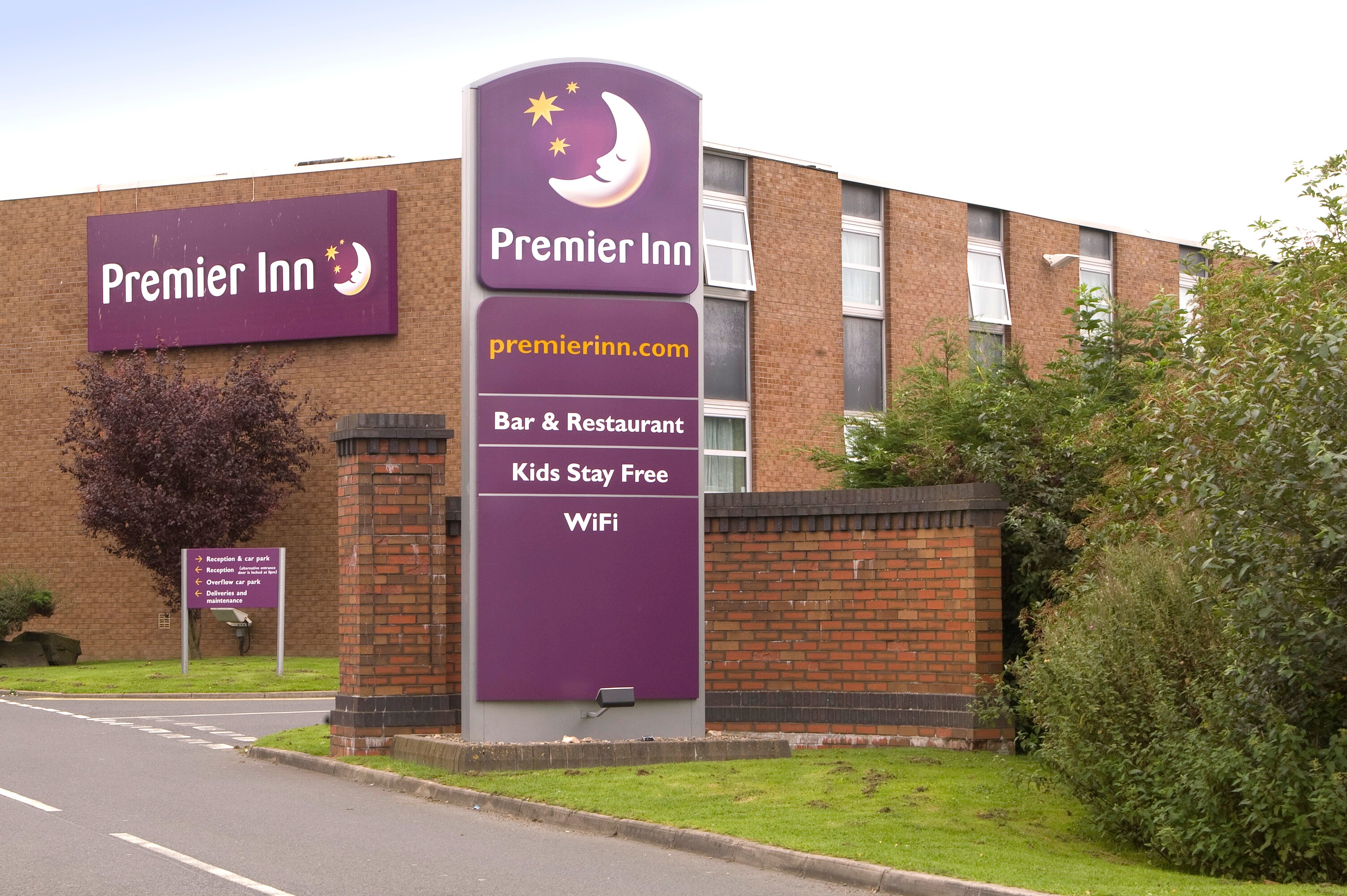 Premier Inn Carlisle M6 Jct44 - Tap to explore photos