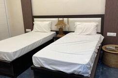 India Hotel and Restaurant