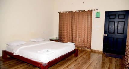 Shola Vibes Chikmagalur Room Type - Family Room with 1 Queen Size Bed And 1 Single Cot