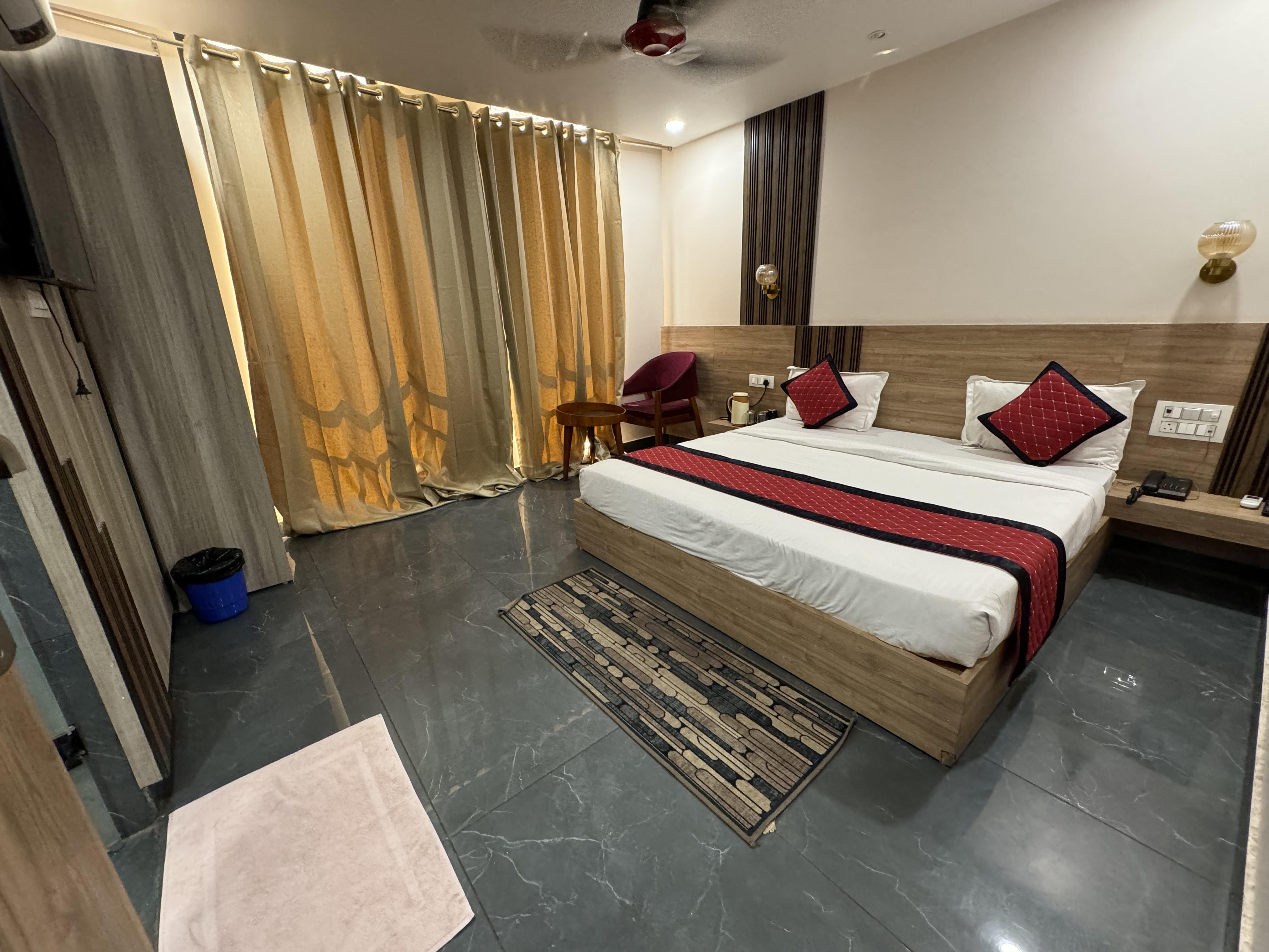 Namay Inn By T And M Hotels - Tap to explore photos