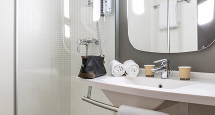 ibis Cr Room Type - Standard Room with two single beds