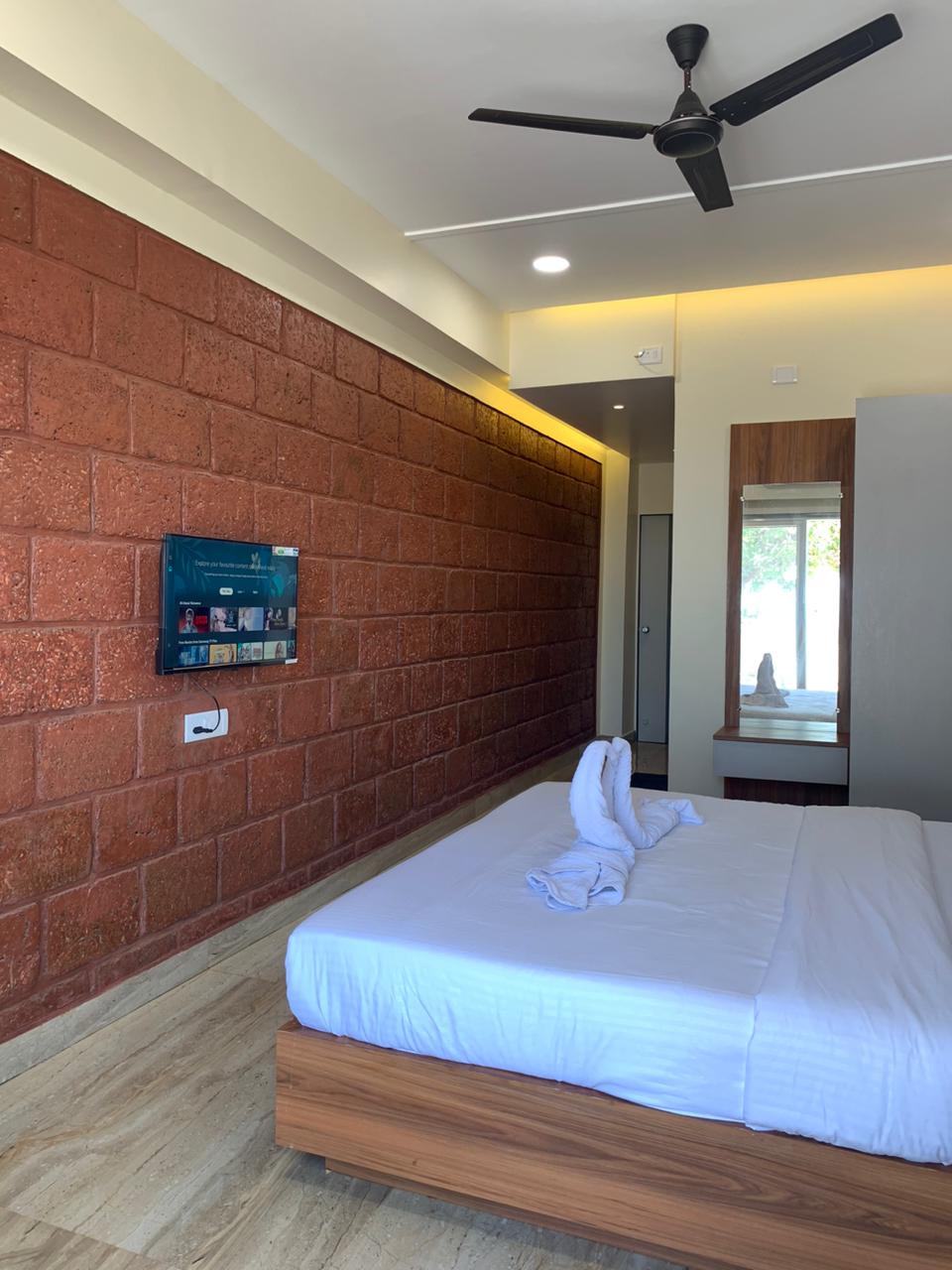 Anandi Hotel,Guhagar - Tap to explore photos