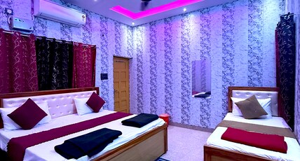 Vijay Palace Room Type - Deluxe Room
