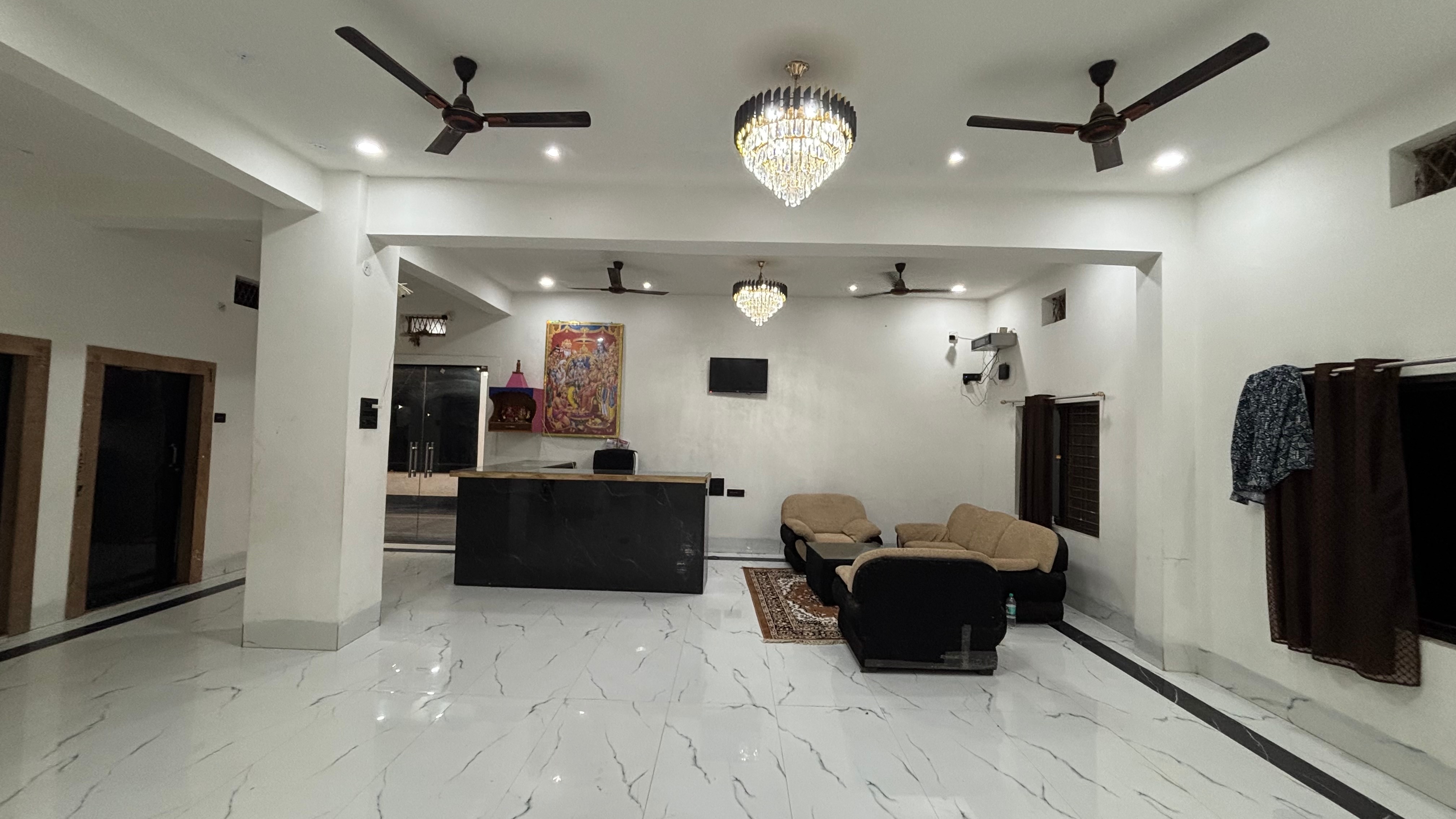 HOTEL SHREE RASAL AND MARRIAGE GARDEN - Tap to explore photos