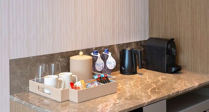 Hilton Kinshasa Room Type - KING BUSINESS STE-RIVER VW
