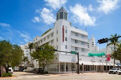 Townhouse Hotel by LuxUrban, Trademark Collection by Wyndham