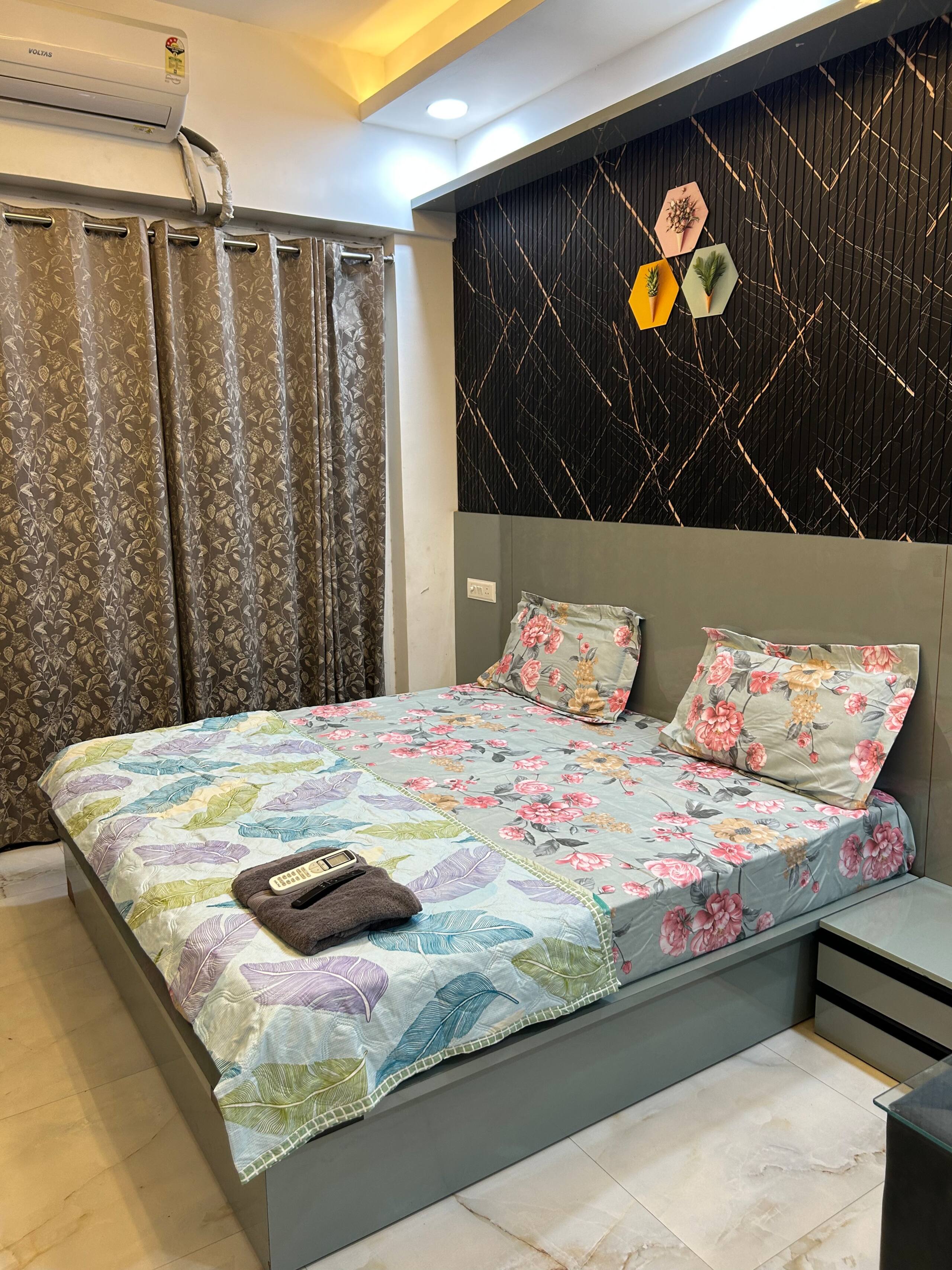 Blissful Perch Modern Studio at Gaur City Center - Tap to explore photos