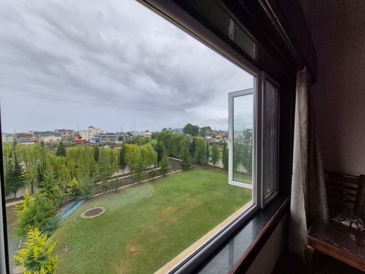 Hotel Kashmir Residency - Tap to explore photos