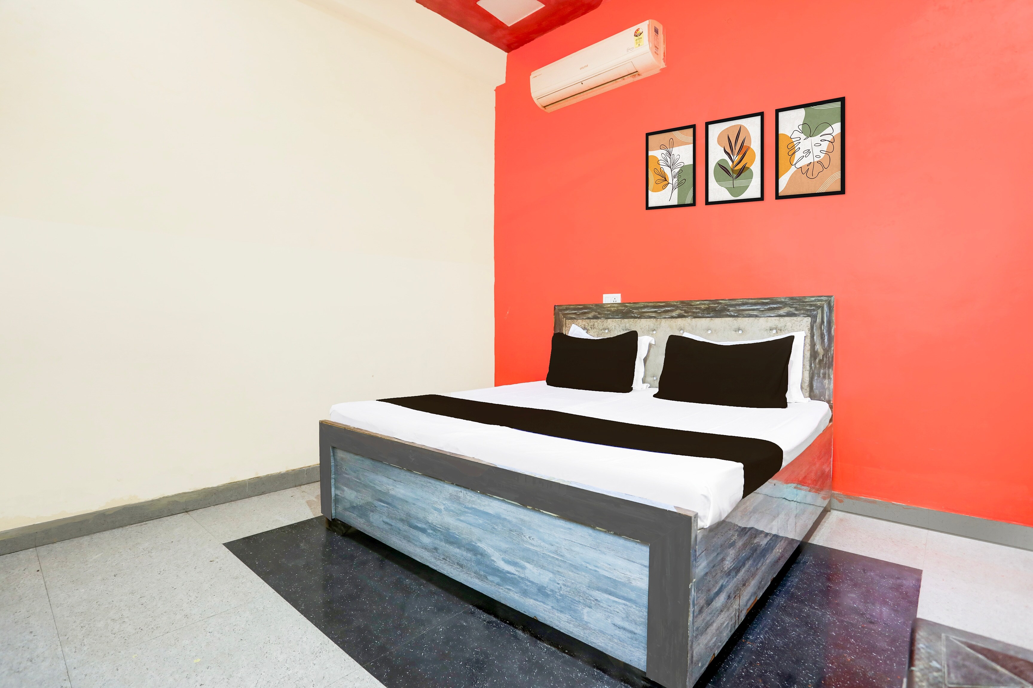 Hotel O AnubhavRooms - Tap to explore photos