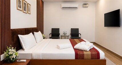 Hotel Sooryavanshi Room Type - Deluxe Room No.5